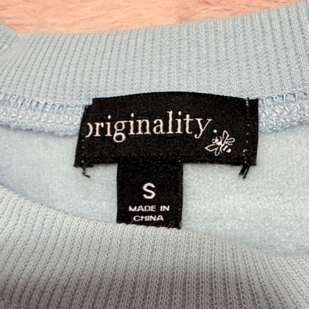 NWOT NEVER WORN Von Maur Men's Light Blue Crewneck Sweater - Picture 3 of 4